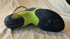 2 Pair of Scarpa Mago Lace Climbing Shoes (Size 40.5EU, 7-2/3M, 8-2/3W)
