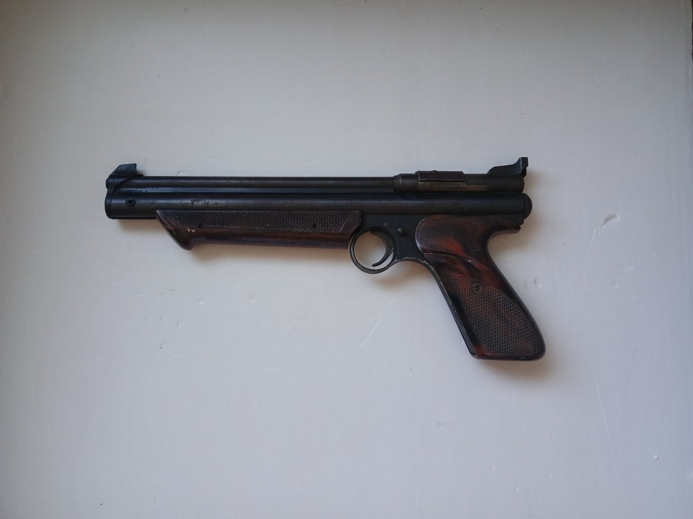 MODEL 1300 VINTAGE CROSMAN MEDALIST II 22 CAL MULTI-PUMP PNEUMATIC PELLET PISTOL