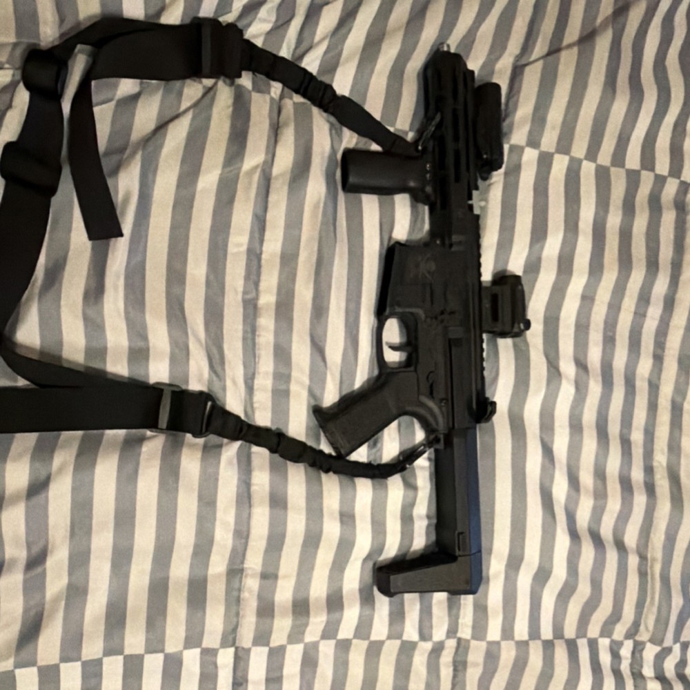 Matrix Calico Jack Airsoft Rifle/SMG Replica w/ Sling & Mounted Optic Sight