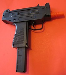 UZI MAC 10 Auto Electric Airsoft Gun w/Rechargeable Battery & Battery Charger