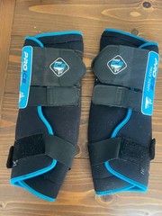 LeMieux Freeze Flow Ice Boot FOUR total front & back med & lg