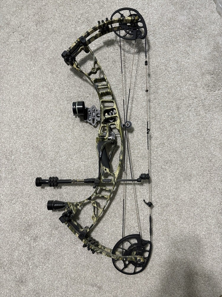 Hoyt VTM 34 Compound Bow Camo Black Archery Hunting Bow Men with Accessories