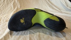 2 Pair of Scarpa Mago Lace Climbing Shoes (Size 40.5EU, 7-2/3M, 8-2/3W)