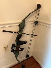PSE Alpine Archery Compound Bow 55-70 Pounds Right Hand Shooter PSE Unisystem