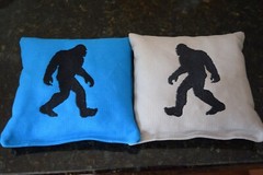 Eight Quality Cornhole Bags – Yeti – Bigfoot- Sasquatch! Whole Corn or Pellets