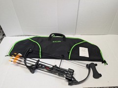 Bear Brave Compound Bow RH 32in Axle to Axle 3 Arrow Quiver Case Black