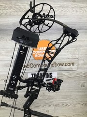 Used Mathews Lift X 29.5 Right Hand Black riser/Bottomlands limbs Bow 30/70 Pack
