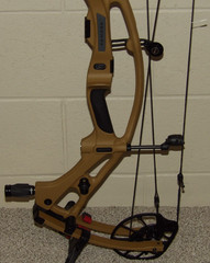 2025 Hoyt Carbon RX9 Bow -70 lb Limbs- Bourbon Finish – RX-9 -Right Hand