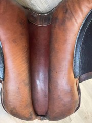 Granada Deep Seat All-Purpose English Saddle 17” Used Normal Wear With 2 Pads