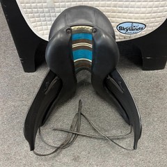 PRICE DROP! Used Voltaire Adelaide – Size 17.5″ Dressage Saddle Black