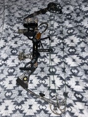 Mathews Outback Compound Solo Cam Bow Camo 70lbs Draw Weight 28” 80%/27.5” 65%