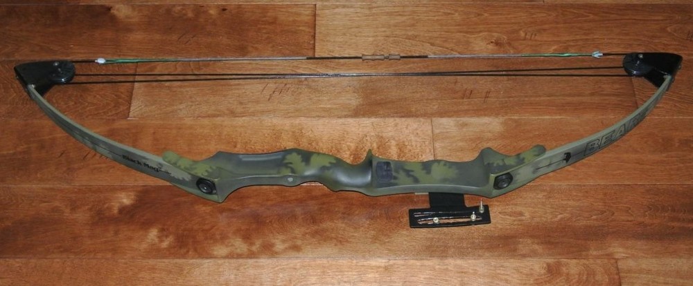 Bear Black Mag Compound Bow Left Handed Length 42.5″ Draw Length 25″ Camouflage