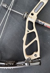 Elite Basin 20-70lb Compound Bow RH