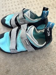 Scarpa Origin Women’s Size 8.5 Black/Teal Strap Rock Climbing Shoes