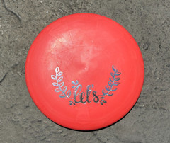 Kastaplast K3 Kaxe Midrange Driver – 174g – Red with Custom «Let’s» Stamp