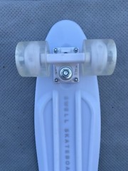 SWELL 22″ SKATEBOARD COMPLETE WHITE WASH GLOW In The Dark Light Up Wheels Video