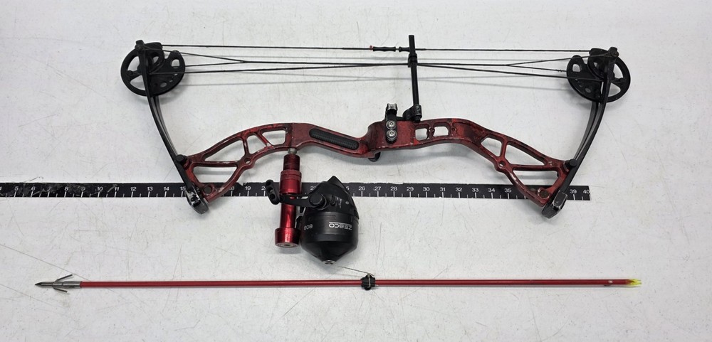 CAJUN SHORE RUNNER BOWFISHING BOW R/H ZEBCO REEL