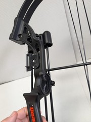 Bear Brave Compound Bow RH 32in Axle to Axle 3 Arrow Quiver Case Black
