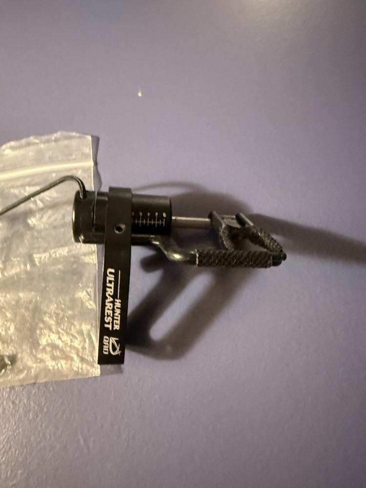 QAD Ultrarest Hunter Drop Away Arrow Rest Right Hand for Compound Bow Black