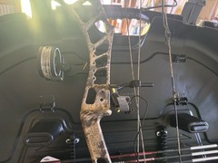 PSE Unleashed 3B RH Compound Bow 60lb 25-30.5in Draw Camo Aluminum