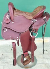 TRACKING ENDURANCE RACING LEATHER HORSE SADDLE ON FIBERGLASS TREE