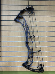 LEFT HANDED Hoyt Pro Force 30-40 Lbs 32″-29″ Draw Length