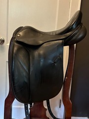 Richard Castelow dressage saddle. 17.5″ Seat, Med Tree, 16.5” Flap Length,