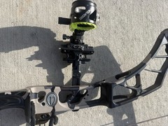Elite Impulse 31 RH Compound Bow 70lb 31in Kuiu camo