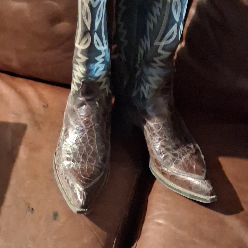 Tony Lama Brown Crocodile Print Western Cowboy Boots, Zigzag Stitched Shaft