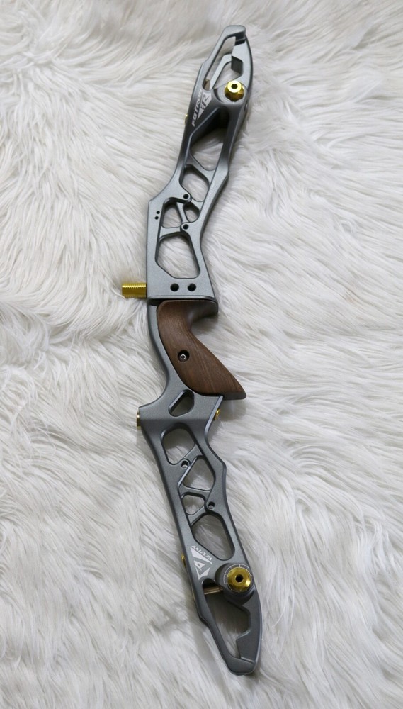 Akusta 25″ Fotron CNC Recurve Riser / Right Hand / Metal Gray