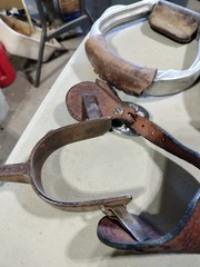 VINTAGE STIRRUPS AND SPURS SET-UNKNOWN MAKER-PREOWNED-SELLING TOGETHER-FAST SHIP