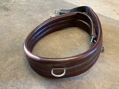 Stubben Long English Hunter Jumper Girth Brown Size 54 in Nicely Padded Elastic