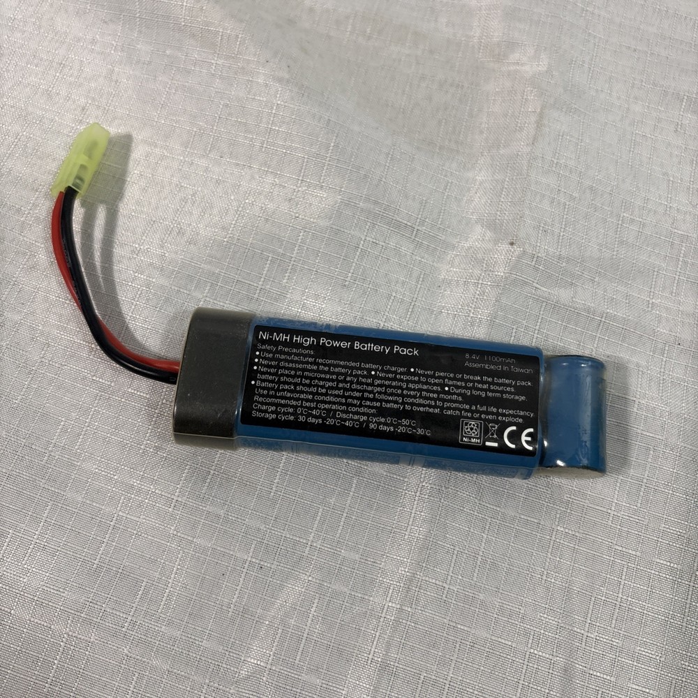 8.4V 1100mAh Airsoft Battery NiMH Flat Battery Pack with Mini Tamiya