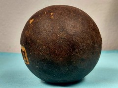 Vintage Cast Iron Eight (8) Lb Shot Put Ball 3 1/2″ Diameter GUC