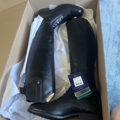Ariat Woman’s Heritage Ariat Contour Il Field Zip Tall Riding Boot, Size 8.