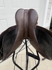 Courbette Alpina Brown Close Contact Jumping English Saddle 16.5