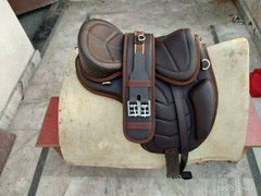 Leather Saddle Freemax Treeless Leather Saddle In Brown and black
