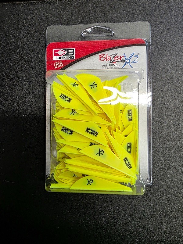 BOHNING BLAZER X2 NEON YELLOW 1.85″ VANE W/ VICTORY EASTON GOLD TIP, BLACK EAGLE
