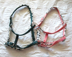 SET OF 2 FLEECE COW PRINT HALTERS, GREEN AVERAGE SIZE, PINK COB SIZE