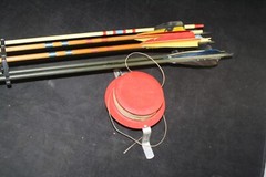 BEAR ARCHERY PANTHER II COMPOUND BOW SET QUIVER ARROWS FISHING IN BOX RH 30″ #55