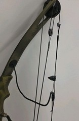 VINTAGE BEAR WHITETAIL II COMPOUND BOW 60# 30″ DRAW LENGTH NICE USED CONDITION