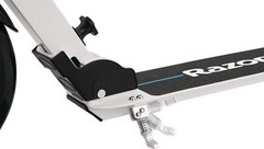 Razor A6 Kick Scooter – White – FFP One Size,
