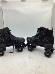 Xudrez Black and White Camo Quad Indoor Roller Skates Size 40 Euro (GO1068341)
