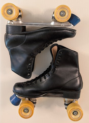 Chicago Roller Skate Co Leather Roller Skate – Powell Bones Wheels – Size 11