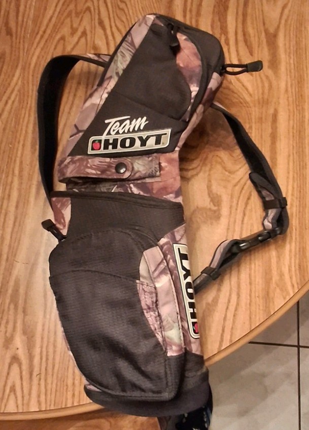 Team Hoyt, Camouflage And Black Hip Quiver, With Hoyt Belt