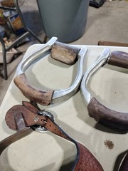 VINTAGE STIRRUPS AND SPURS SET-UNKNOWN MAKER-PREOWNED-SELLING TOGETHER-FAST SHIP