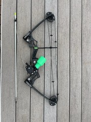 Muzzy Bow Fishing Vice V2 Bow And Bottle Reel Kit – Right Hand