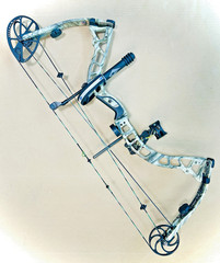 Diamond Archery Fugitive Compound Bow-RH-70 LB Draw