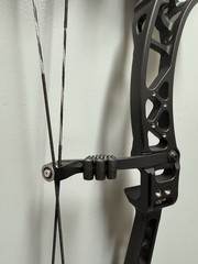 Bowtech Archery CP28 Sitka Subalpine/Black RH 50# 24.5-30″ Draw Length NEW