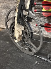 Bear Legend Series Redemption EKO Compound Bow RH DL 29 DW 70 SL 62
